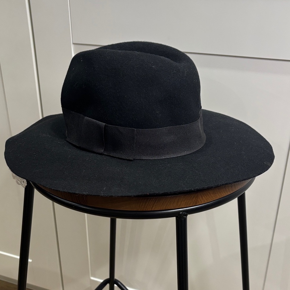 Danier 100% Wool Black Wide-Brim Fedora